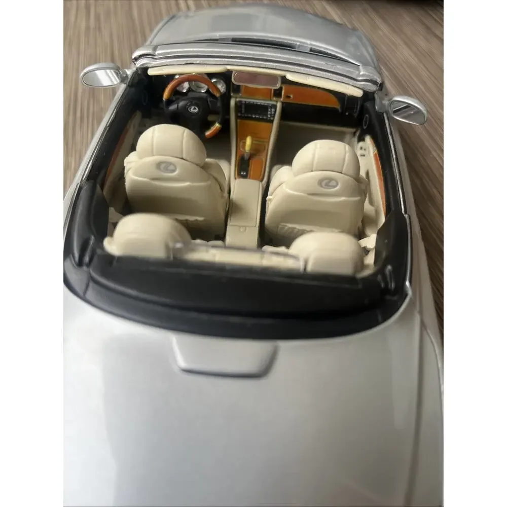 Diecast Maisto Lexus SC 430 Special Edition 1:18 Scale